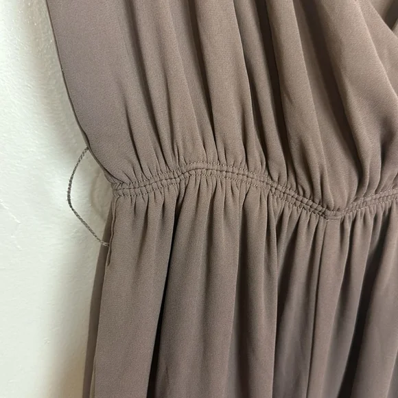 Aritzia Babaton Maximillian Wide Leg V-Neck Culotte Jumpsuit in Taupe - Picture 11 of 12